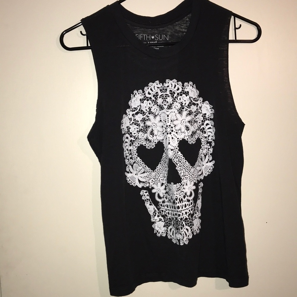 Skull tee